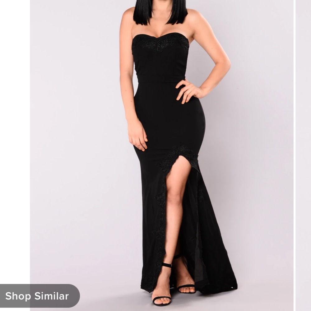 Large Fashion Nova dress in black